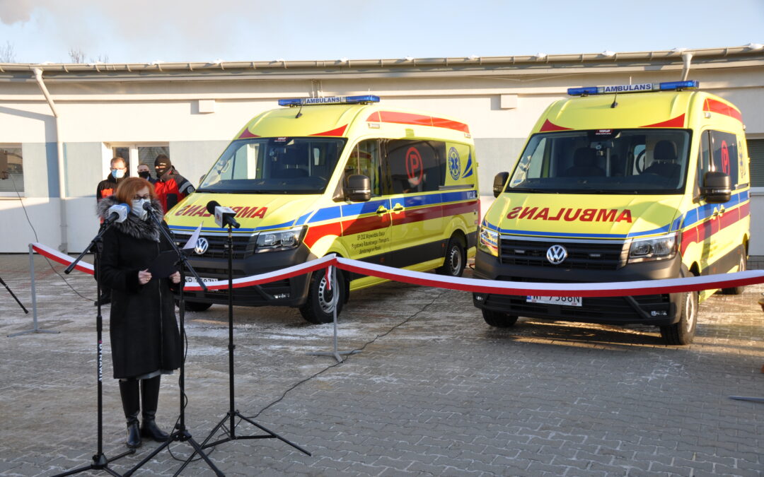 Przekazanie dwóch ambulansów sanitarnych