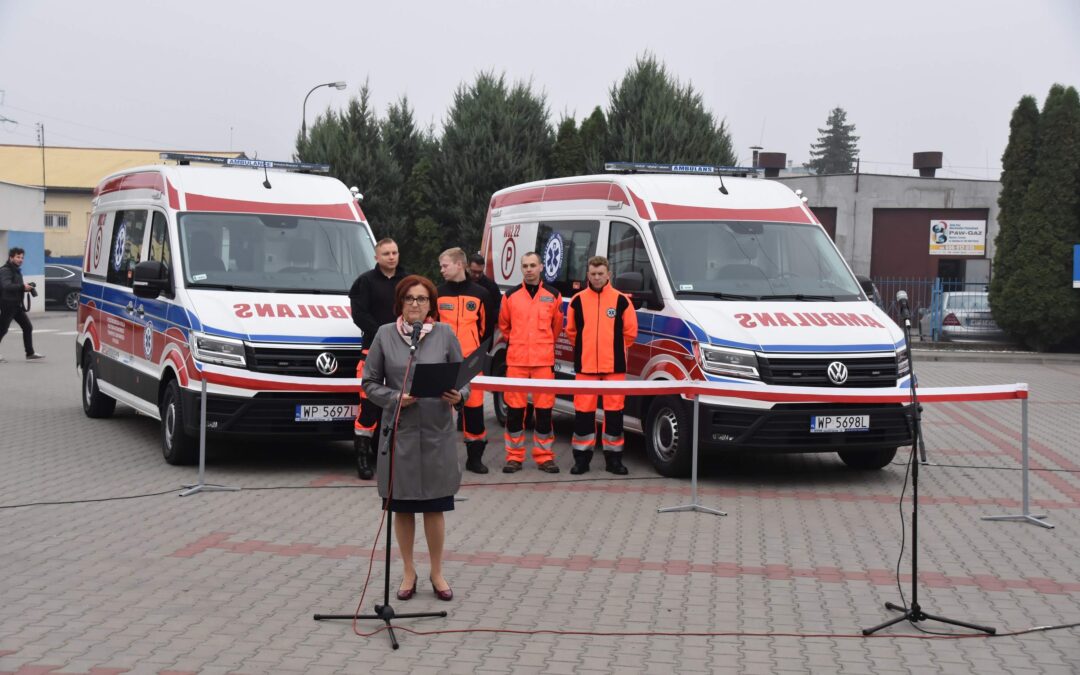 Przekazanie do użytku dwóch nowoczesnych ambulansów