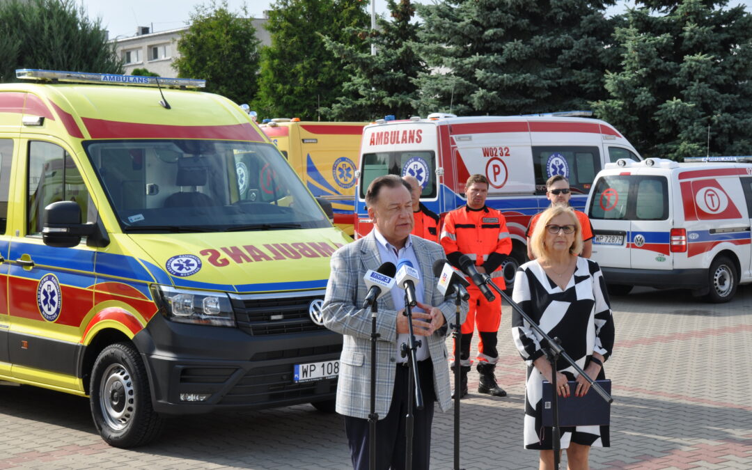 Przekazanie dwóch ambulansów sanitarnych 20 sierpnia 2021 r.